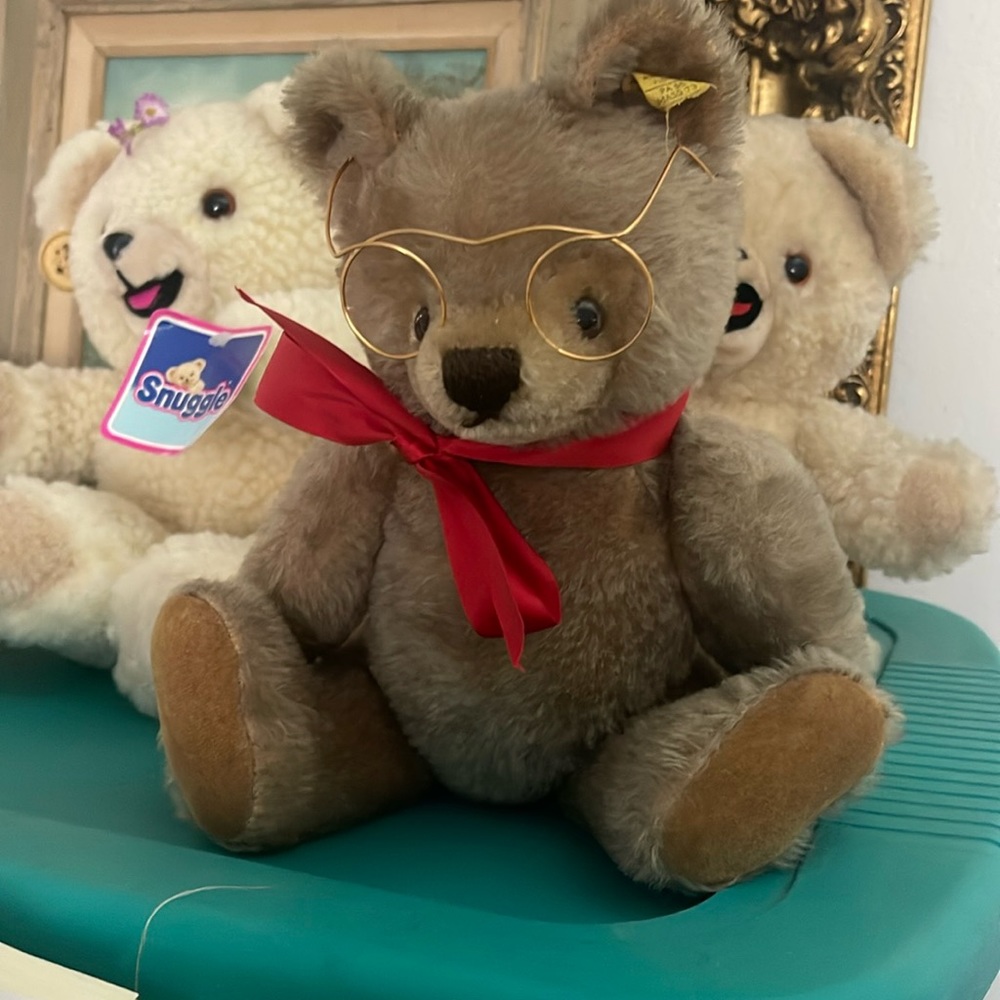 Steiff bear collectible
